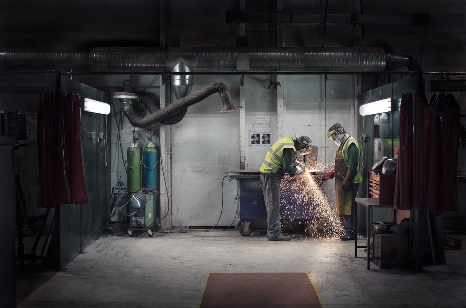 corporate-industrial-photography-engineer-welding-sparks-portrait-factory-at-work-grinding1-Edit.jpg