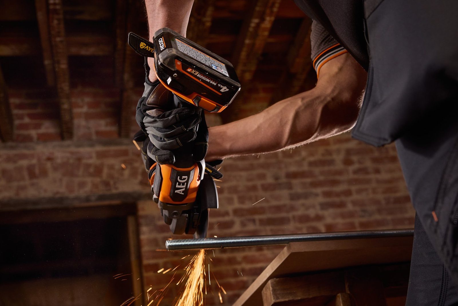 AEG_L1840THD_ANGLEGRINDER-536low res.jpg